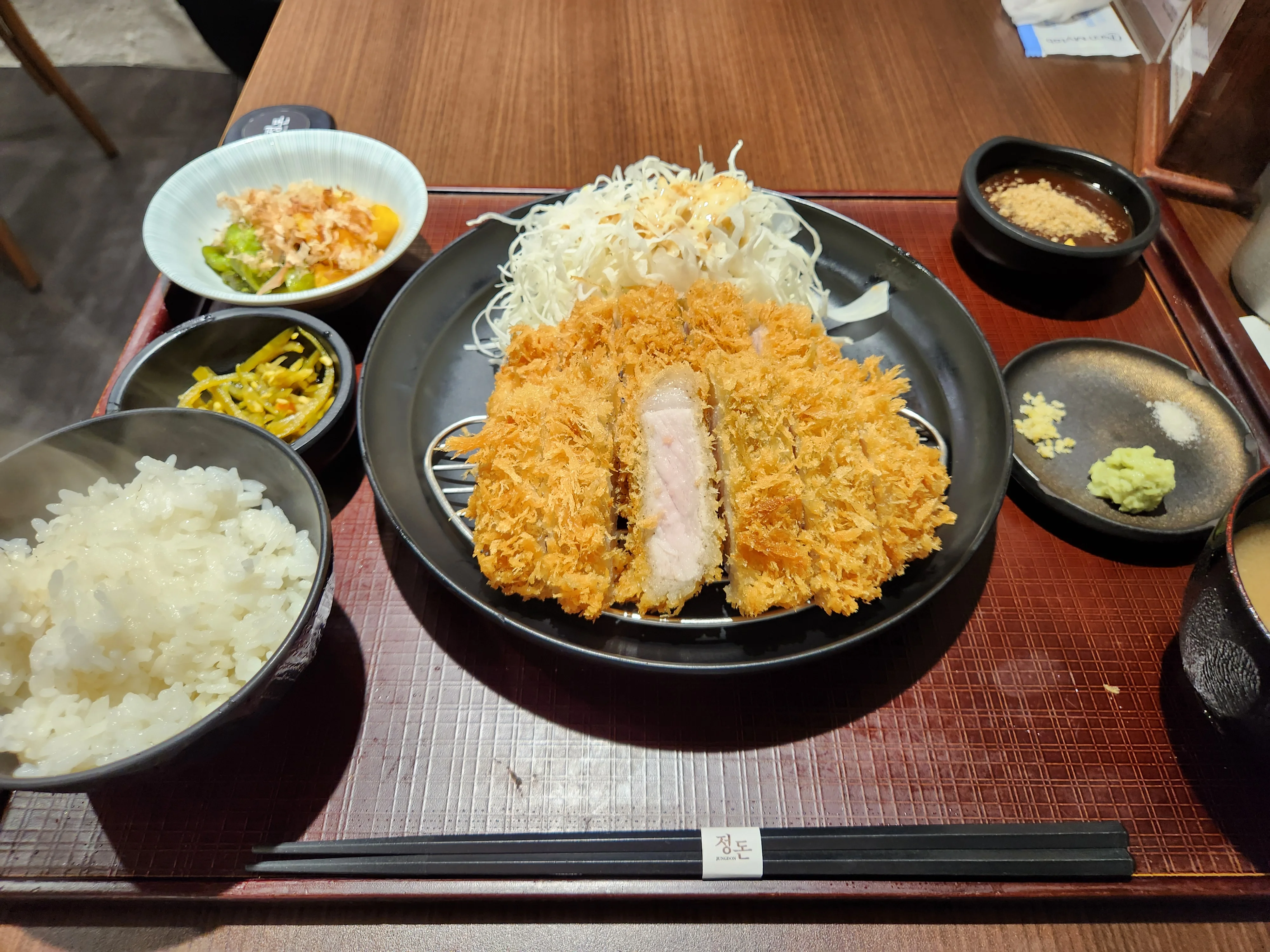 정돈 홍대점 2